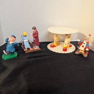 Vintage Wilton Novelty Cake Toppers And Cake Stand